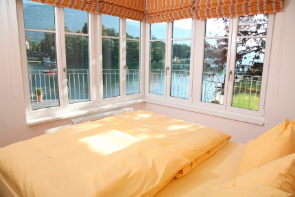 Seevilla Cattina – Schlafzimmer im Appartement Seerose – Luxus-Appartements direkt am Millstätter See in Kärnten